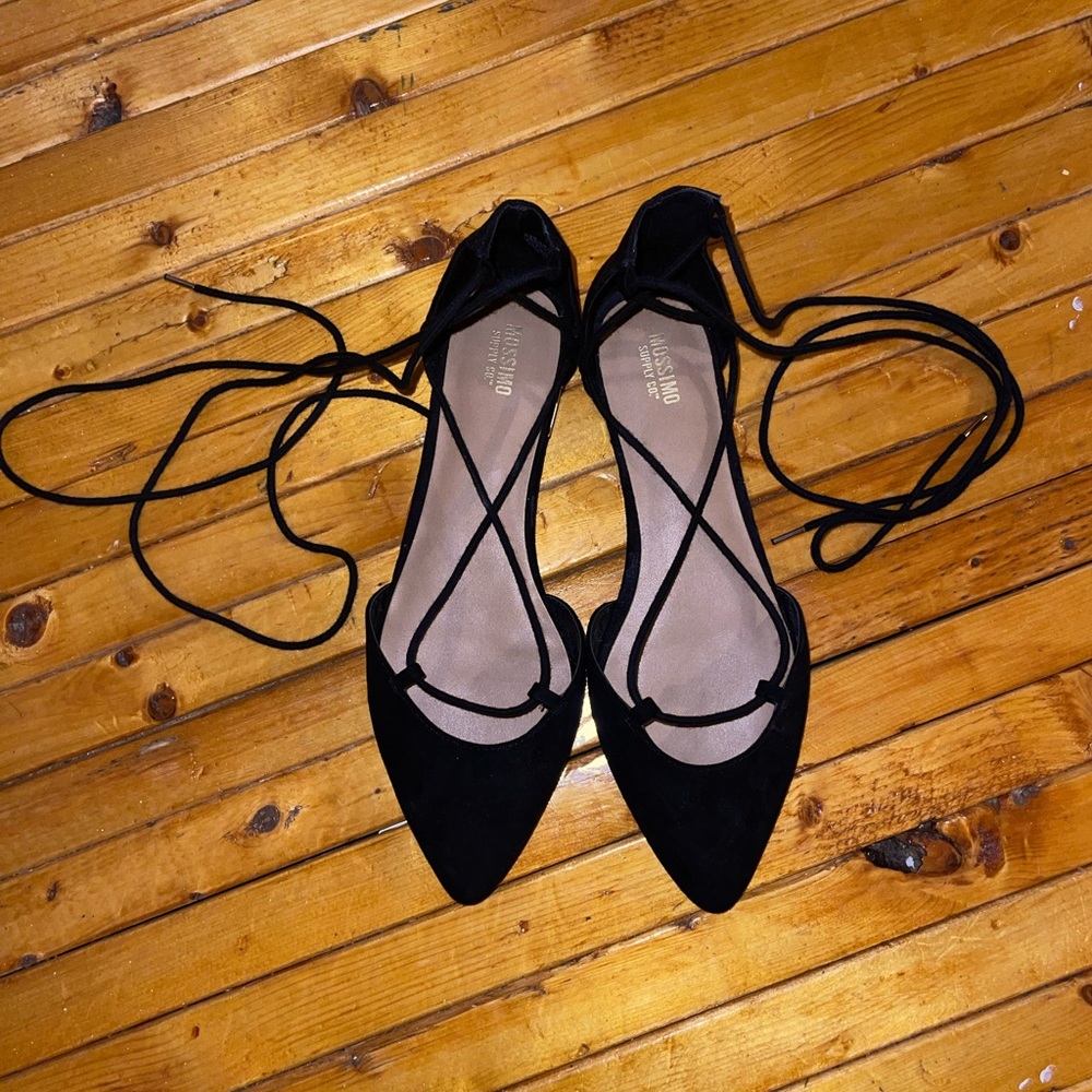 Black pointed toe flats
